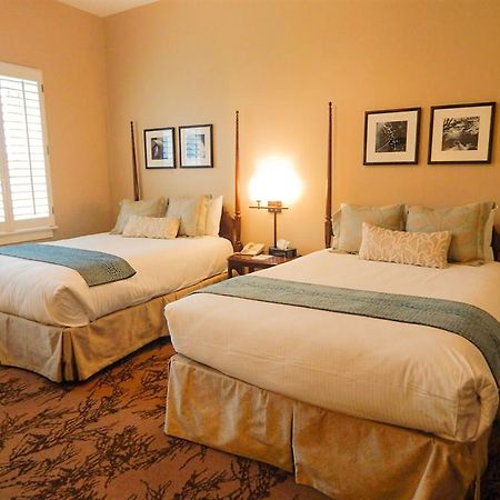 Mountain Lake Lodge Pembroke Luaran gambar