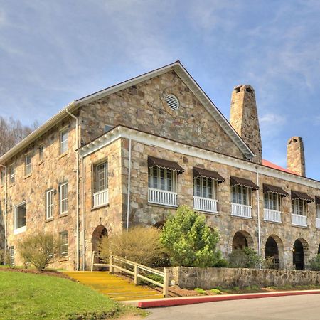 Mountain Lake Lodge Pembroke Luaran gambar